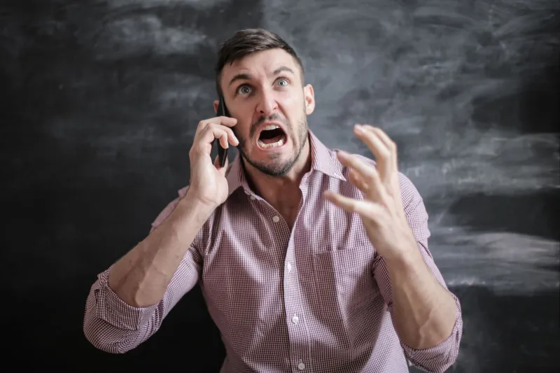 Your TV Is Lying to You: The Feed Lag Problem That's Bleeding Live Bettors Dry